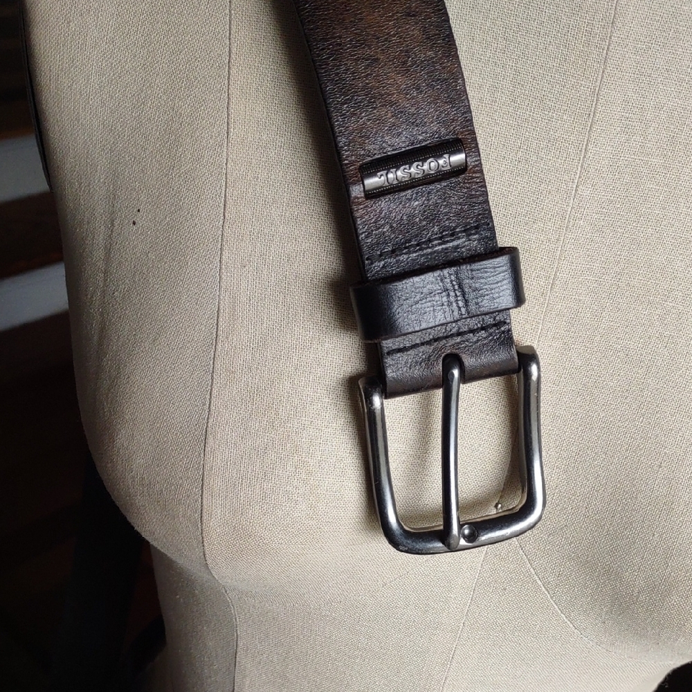 Fossil Men's Brown Leather Belt - Picture 4 of 8
